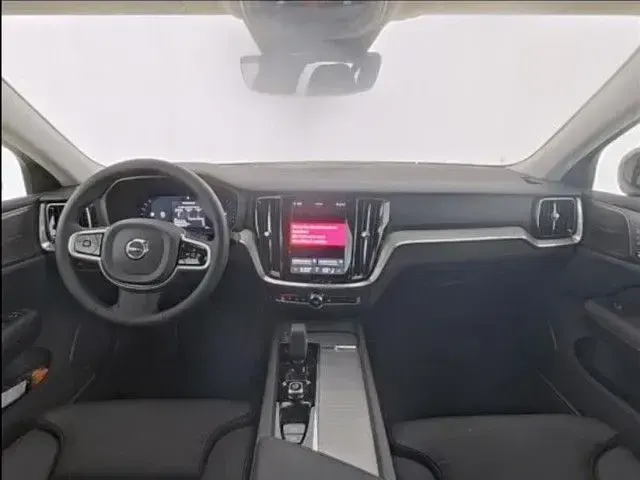 Gebraucht Volvo V60 Plus 197 PS (144 kW) 2026 Grau Kombi