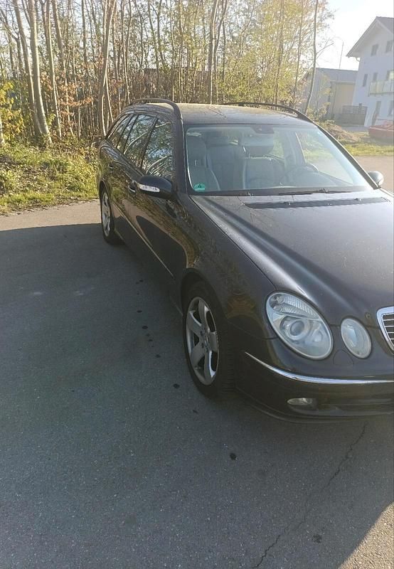 Second-hand Mercedes E320 204 CP (150 kW) 2004 Albastru Break
