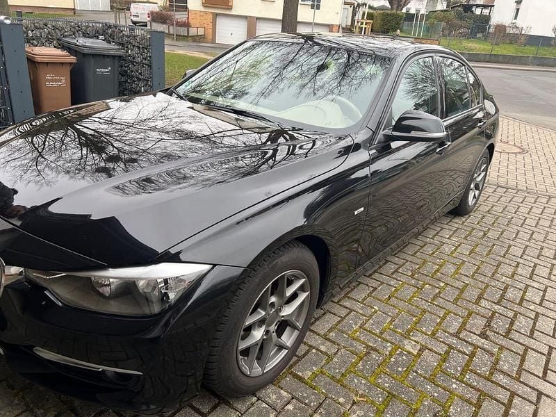 Gebraucht BMW 316 116 PS (85 kW) 2012 Schwarz Limousine