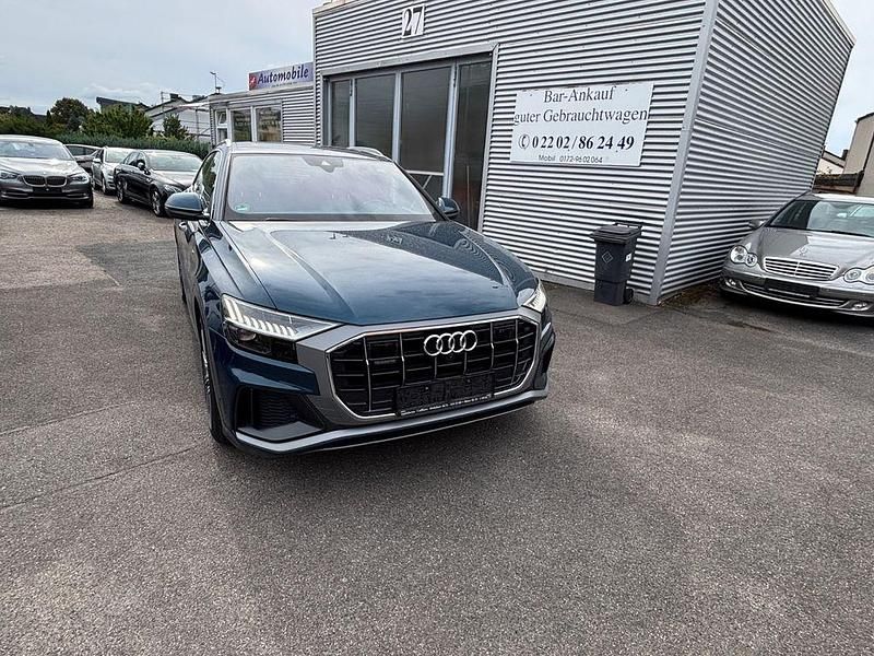 Blau Gebraucht 2018 Audi Q8 S-Line SUV | 43.999 € (Guter Preis) - Bild 1/4
