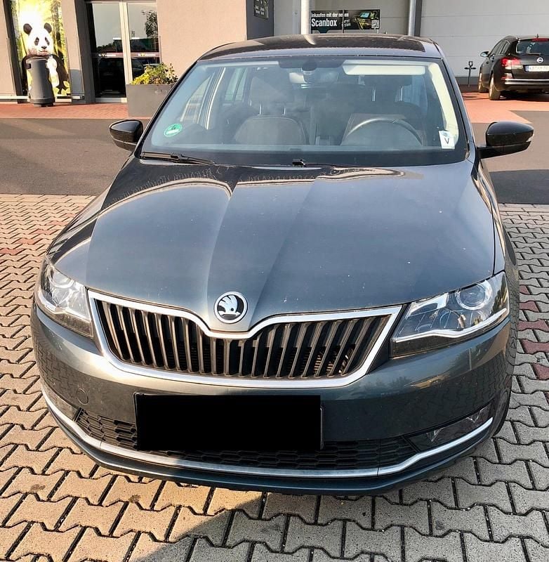 Grau Gebraucht 2019 Skoda Rapid Style Kombi | 9.800 € (Guter Preis) - Bild 1/4