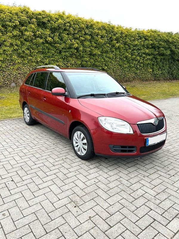 Gebraucht Skoda Fabia Classic 69 PS (50 kW) 2008 Rot Kombi