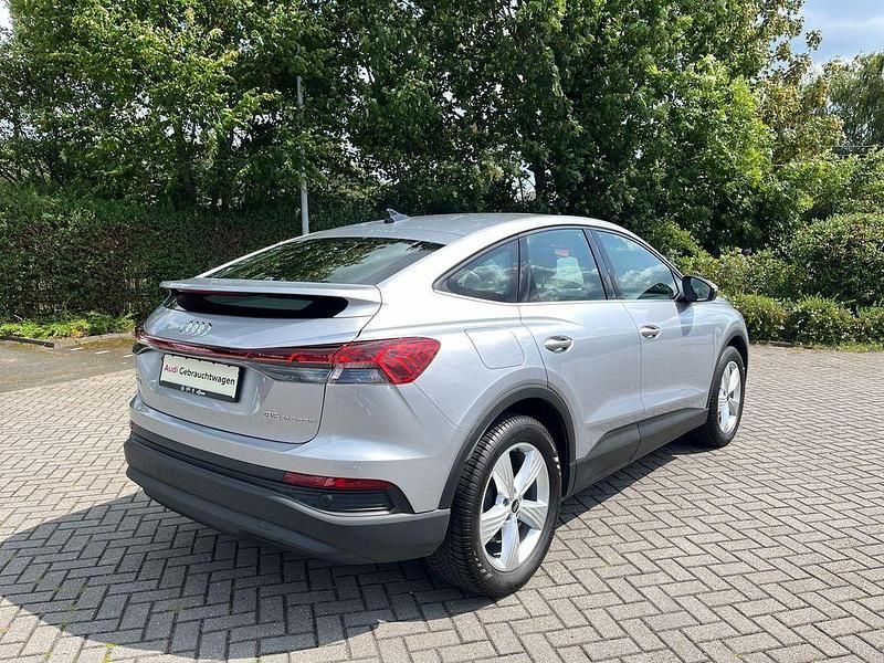 Gebraucht Audi Q4 Sportback e-tron Basis 125 kW (170 PS) 2022 Silber SUV