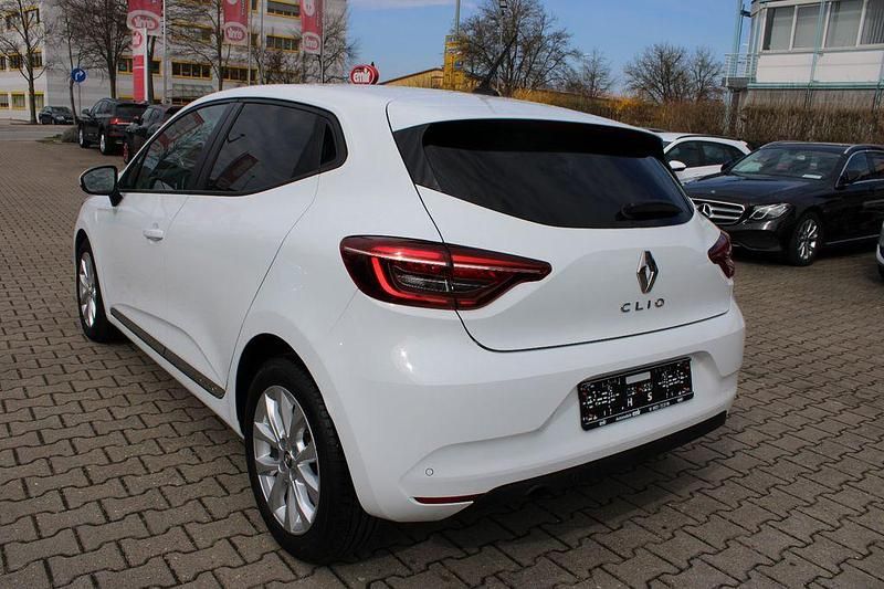 Gebraucht Renault Clio V 91 PS (66 kW) 2021 Weiß Limousine