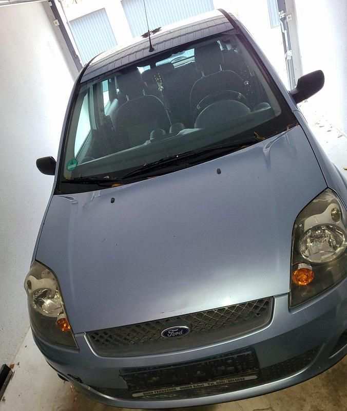 Blau Gebraucht 2007 Ford Fiesta Limousine | 1.100 € - Bild 1/4