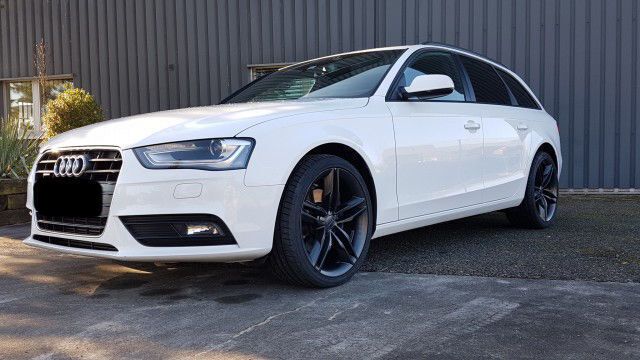 Weiß metallic Gebraucht 2012 Audi A4 Kombi | 21.000 € - Bild 1/4
