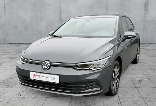 Gebraucht VW Golf VIII Active 115 PS (84 kW) 2023 Grau Limousine