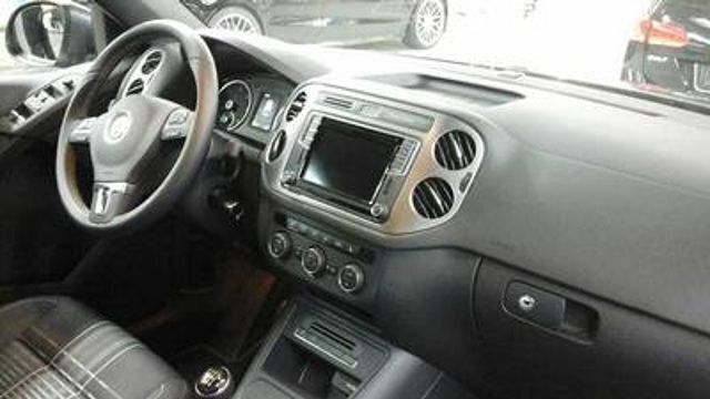 Gebraucht VW Tiguan LOUNGE 150 PS (110 kW) 2016 Grau metallic SUV