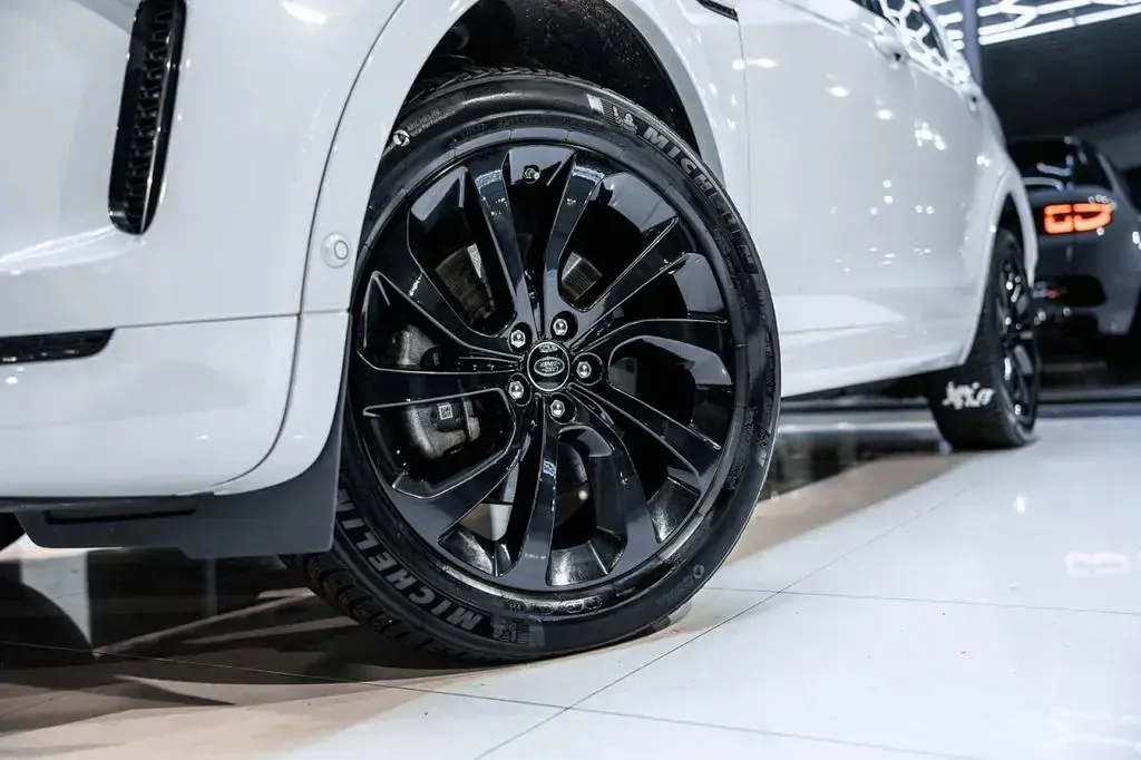 Gebraucht Land Rover Discovery Sport SE Dynamic 204 PS (150 kW) 2021 Weiß SUV