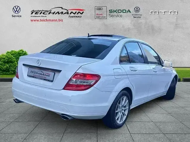 Gebraucht Mercedes C300 231 PS (169 kW) 2010 Weiß Limousine