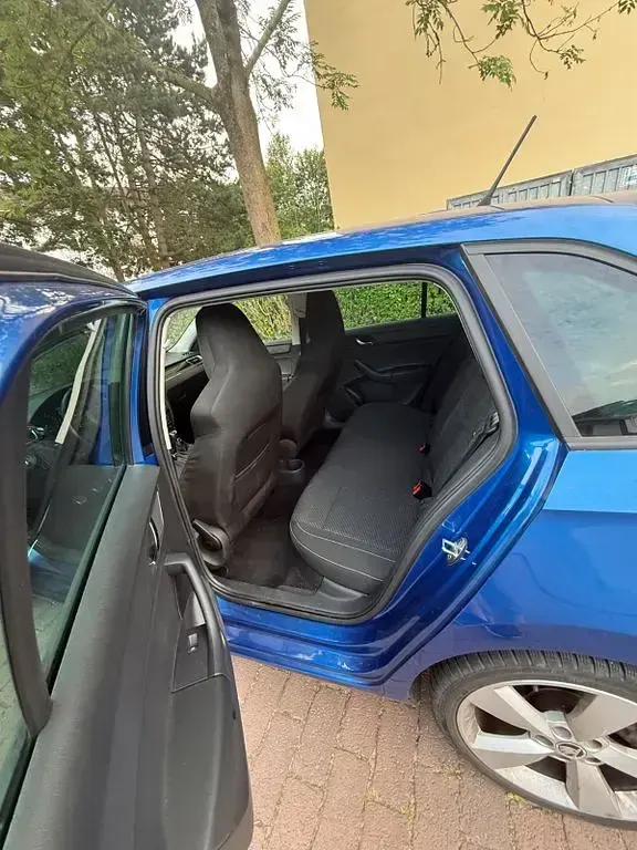 Gebraucht Skoda Rapid Elegance 90 PS (66 kW) 2014 Blau Kleinwagen
