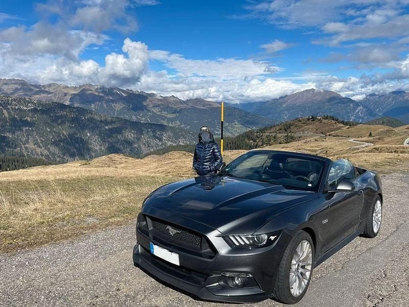 Gebraucht Ford Mustang GT 460 PS (338 kW) 2016 Grau Cabrio