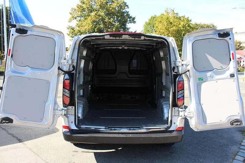 Gebraucht Ford Transit Custom Trend 136 PS (100 kW) 2024 Polarsilber metallic Van / Kleinbus