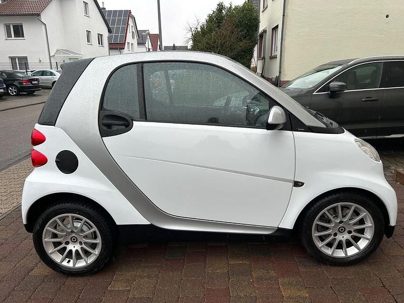 Gebraucht Smart ForTwo Coupé Passion 71 PS (52 kW) 2010 Weiß Coupé