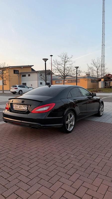 Schwarz Gebraucht 2011 Mercedes CLS350 Limousine | 14.999 € (Etwas zu teuer) - Bild 1/4