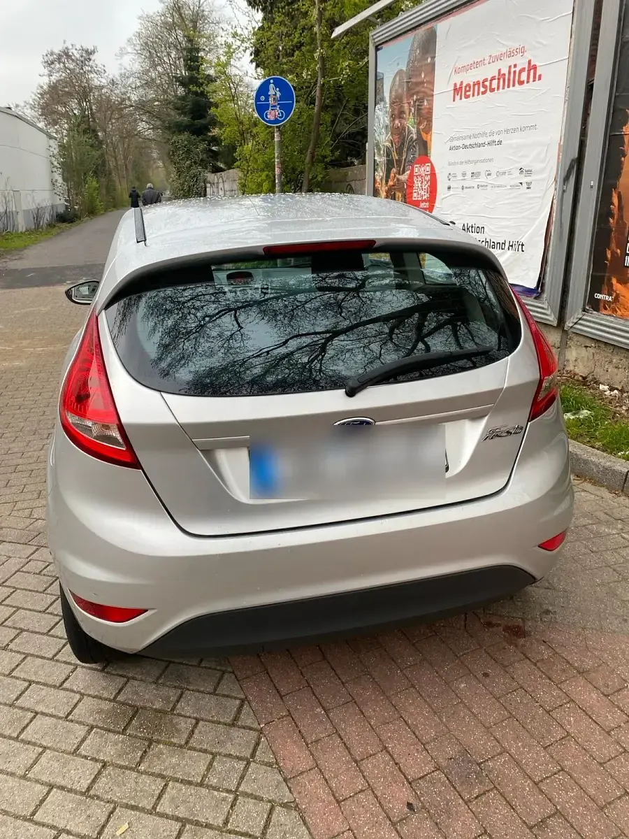Gebraucht Ford Fiesta 71 PS (52 kW) 2011 Silber Kleinwagen