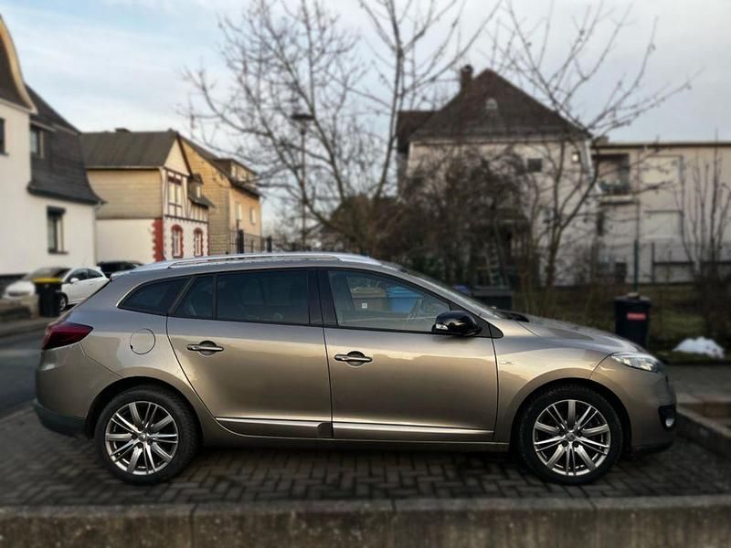 Gebraucht Renault Mégane III Bose Edition 131 PS (96 kW) 2013 Braun Limousine