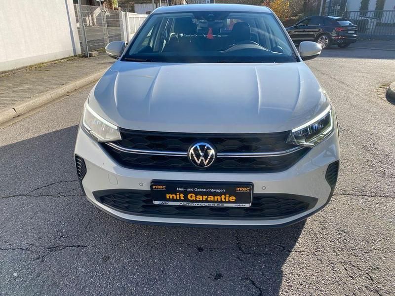 Gebraucht VW Taigo Basis 95 PS (69 kW) 2023 Grau SUV