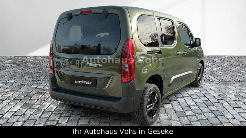 Gebraucht Fiat Doblò 131 PS (96 kW) 2024 Grün Van / Kleinbus