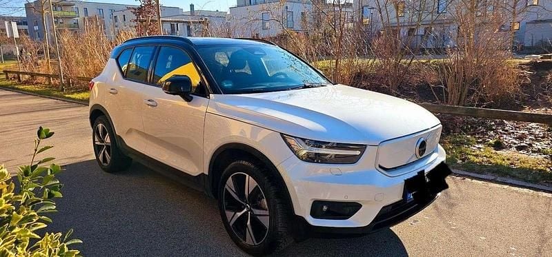 Weiß Gebraucht 2021 Volvo XC40 SUV | 29.150 € (Superpreis) - Bild 1/4