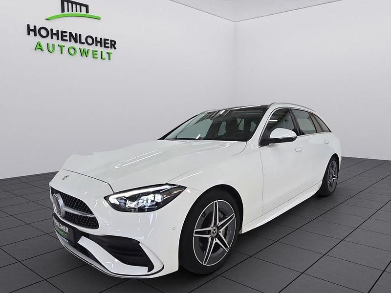 Weiß Gebraucht 2022 Mercedes C200 AMG line Kombi | 36.980 € (Etwas zu teuer) - Bild 1/4