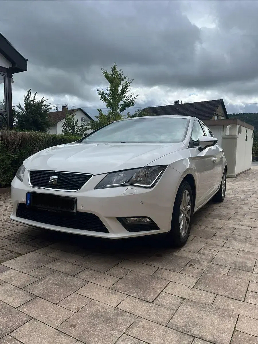 Second-hand Seat Leon Style 105 CP (77 kW) 2014 Alb Berlinǎ