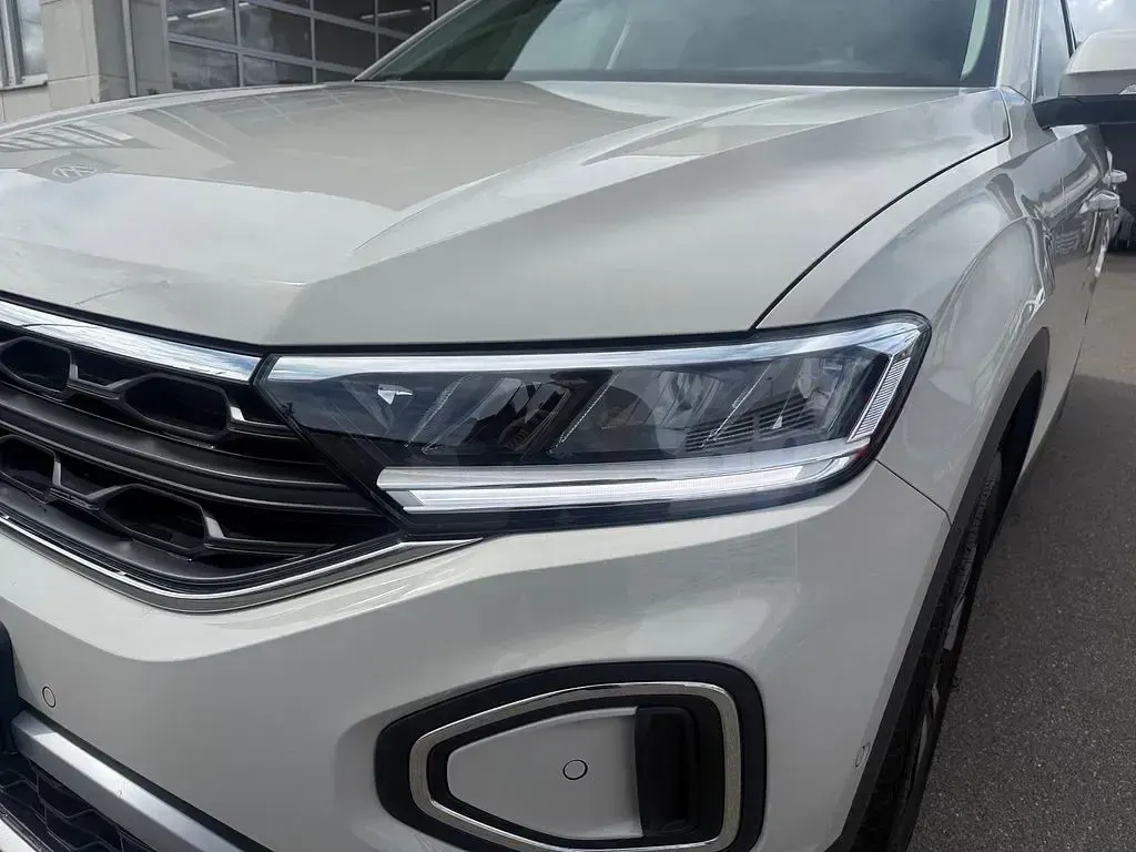 Gebraucht VW T-Roc Move 110 PS (80 kW) 2024 Grau SUV