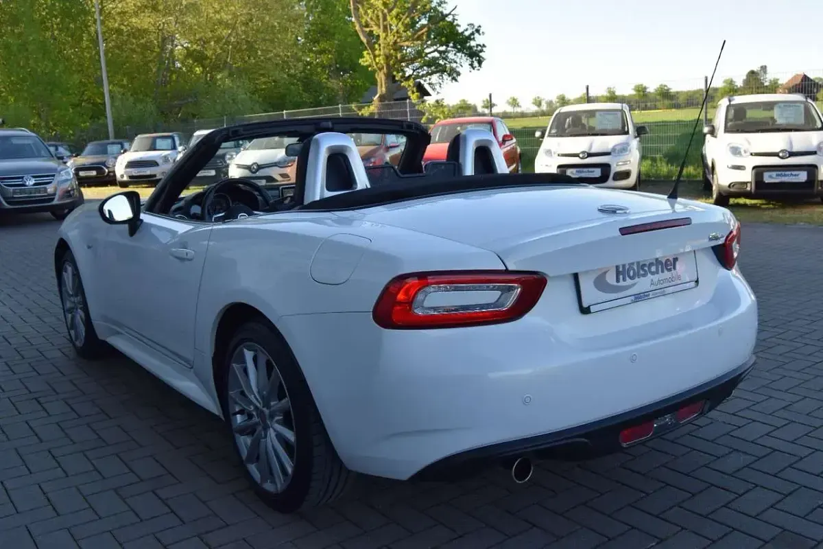 Gebraucht Fiat 124 Spider 140 PS (102 kW) 2019 Crystal white Cabrio