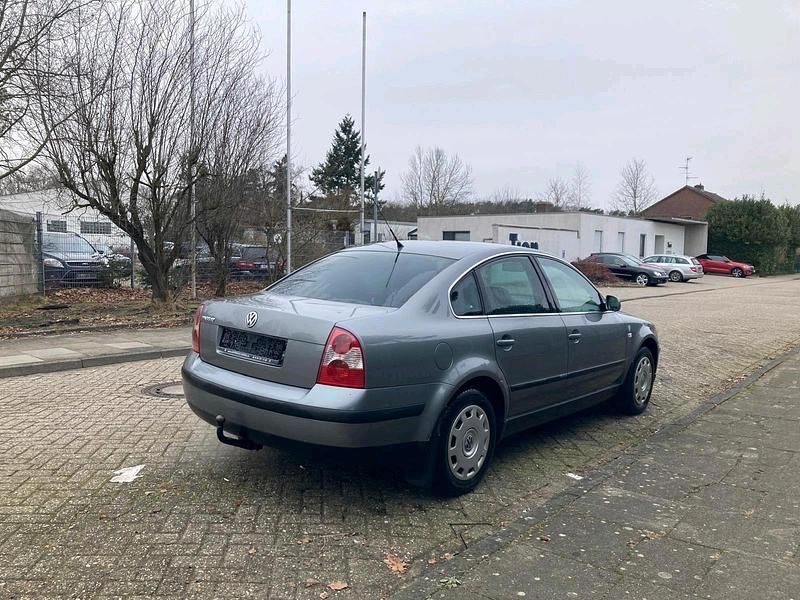 Gebraucht VW Passat 130 PS (95 kW) 2004 Limousine