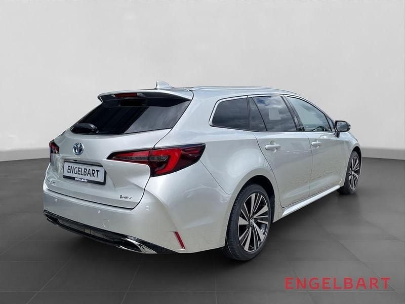 Neu Toyota Corolla 140 PS (102 kW) 2025 Silber Limousine