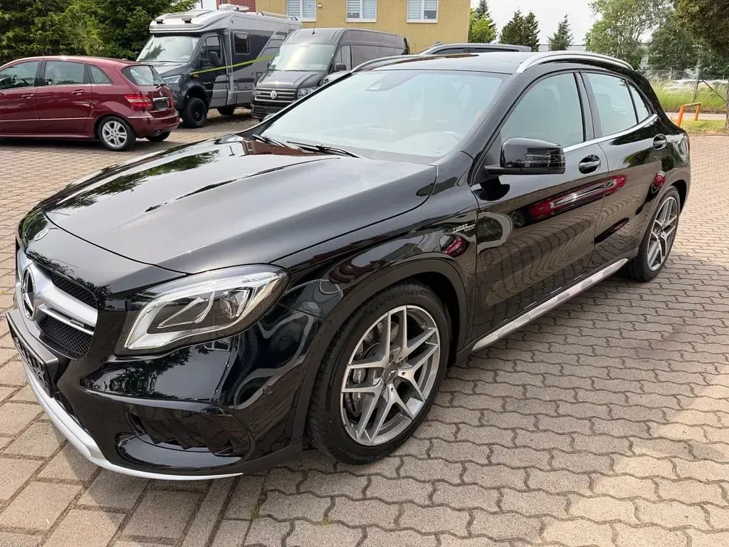 Gebraucht Mercedes GLA45 AMG AMG 381 PS (280 kW) 2018 Kosmosschwarz SUV