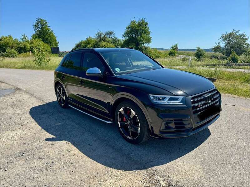 Schwarz Gebraucht 2018 Audi SQ5 Ambiente SUV | 43.900 € (Teuer) - Bild 1/4