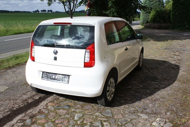 Gebraucht Skoda Citigo Active 60 PS (44 kW) 2015 Weiß Kleinwagen