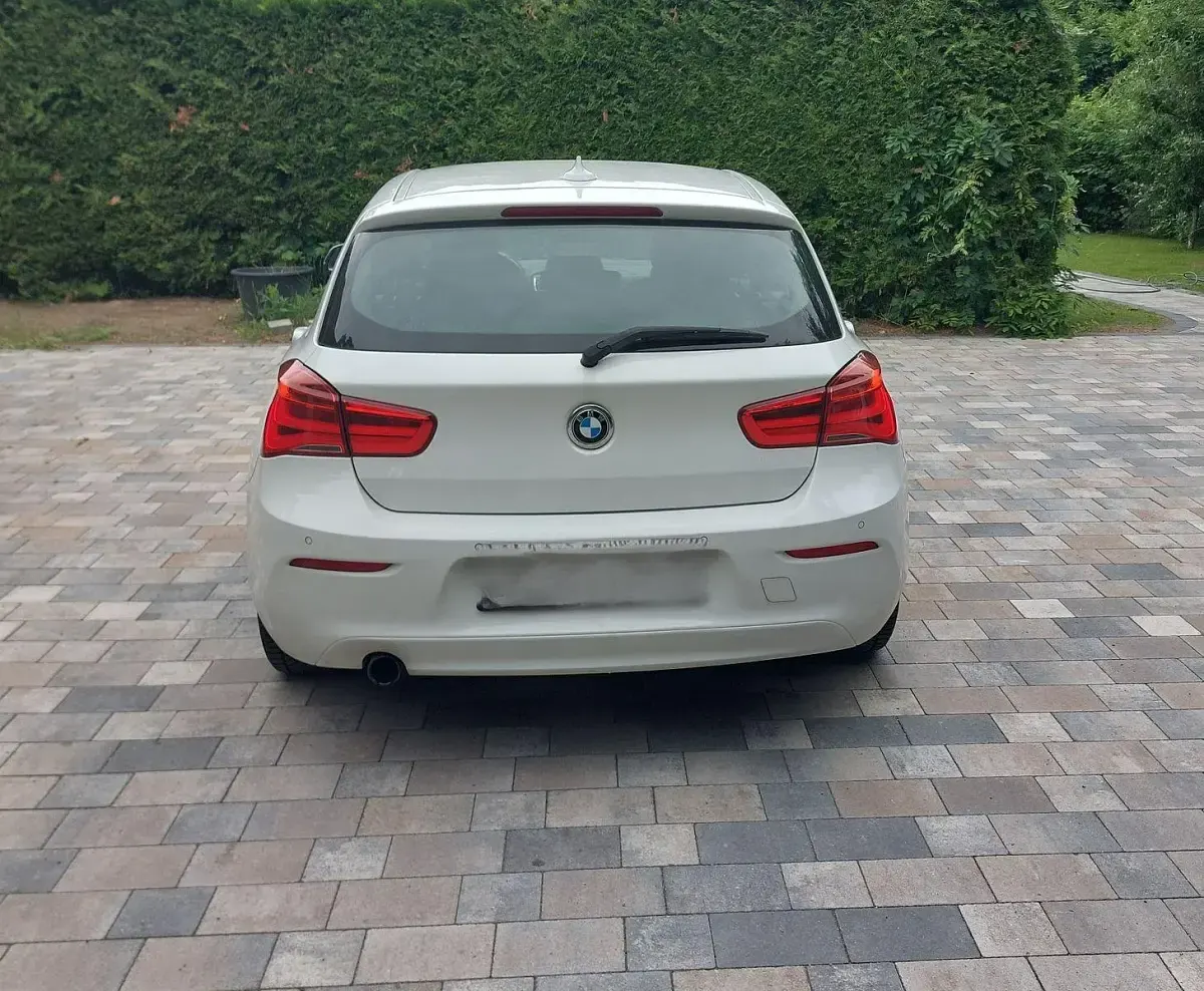 Gebraucht BMW 116 Advantage 109 PS (80 kW) 2015 Weiß Kleinwagen
