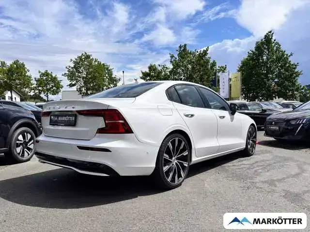 Gebraucht Volvo S60 145 PS (106 kW) 2023 Limousine