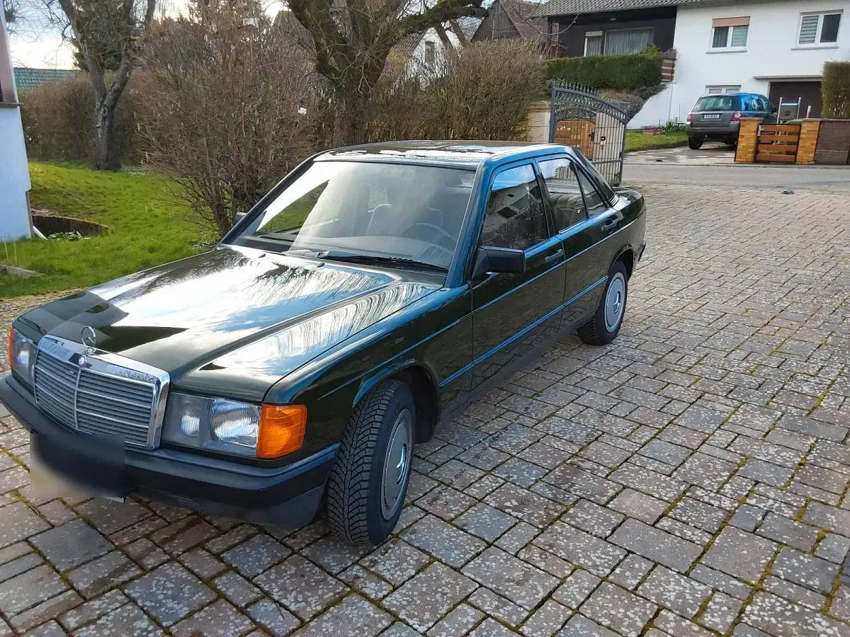 Gebraucht Mercedes 190 72 PS (52 kW) 1985 Grün Limousine