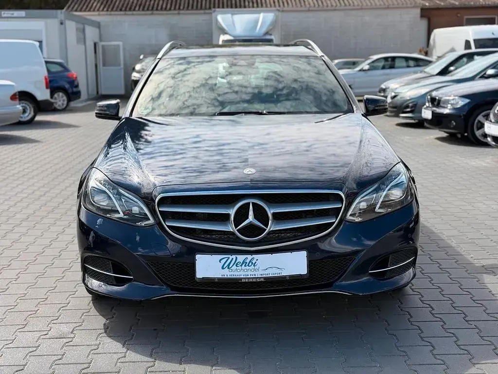 Gebraucht Mercedes E300 231 PS (169 kW) 2013 Blau Kombi