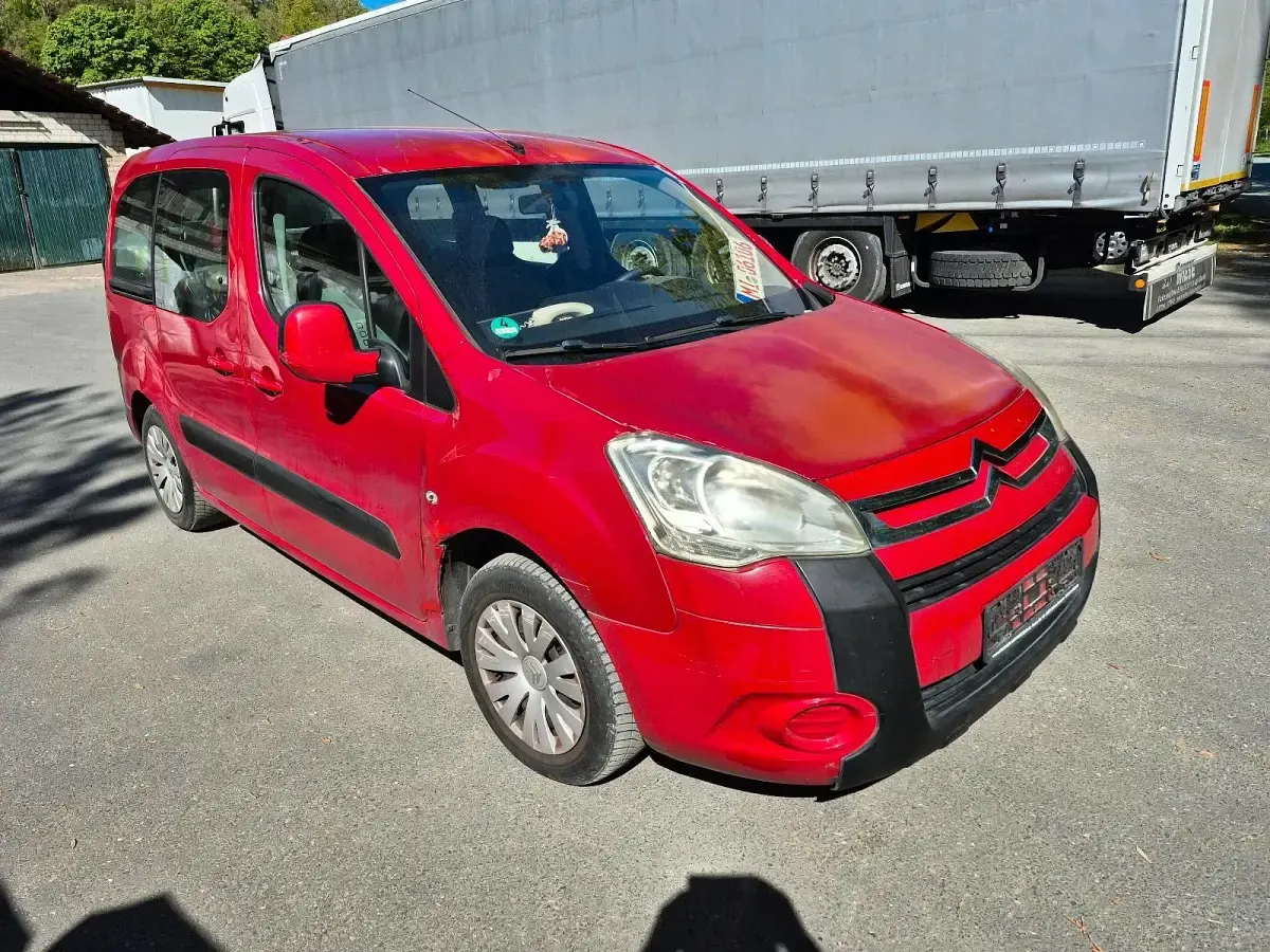 Used Citroën Berlingo 90 HP (66 kW) 2008 Red Minivan