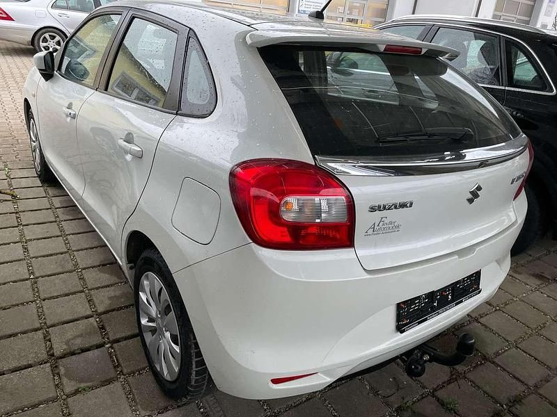 Gebraucht Suzuki Baleno Basic 90 PS (66 kW) 2017 Perleffektweiss Kleinwagen