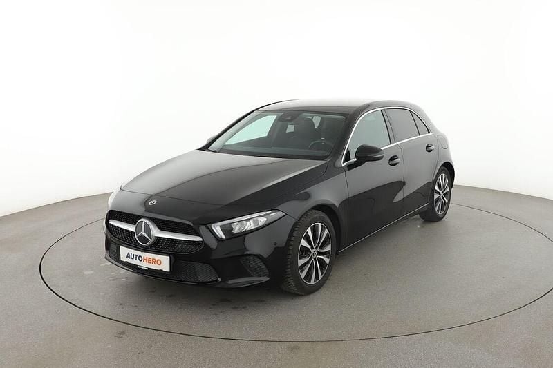 Schwarz Gebraucht 2021 Mercedes A180 Progressive Limousine | 22.670 € (Fairer Preis) - Bild 1/3
