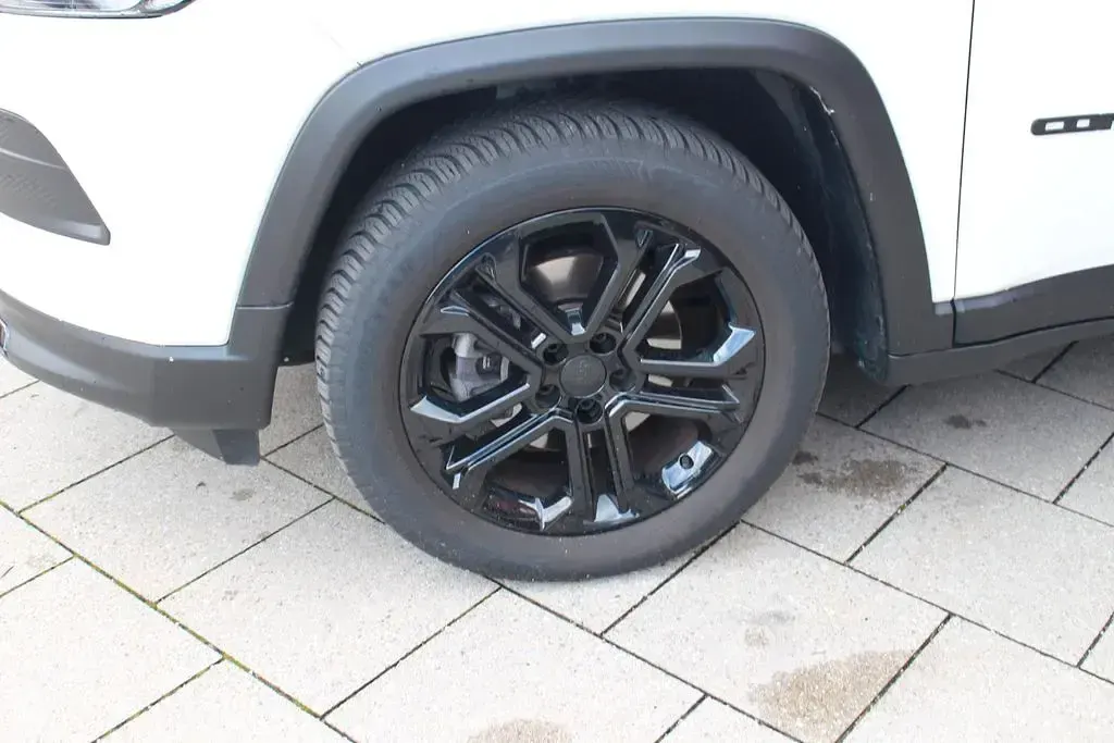 Gebraucht Jeep Compass Night Eagle 131 PS (96 kW) 2024 Weiß SUV