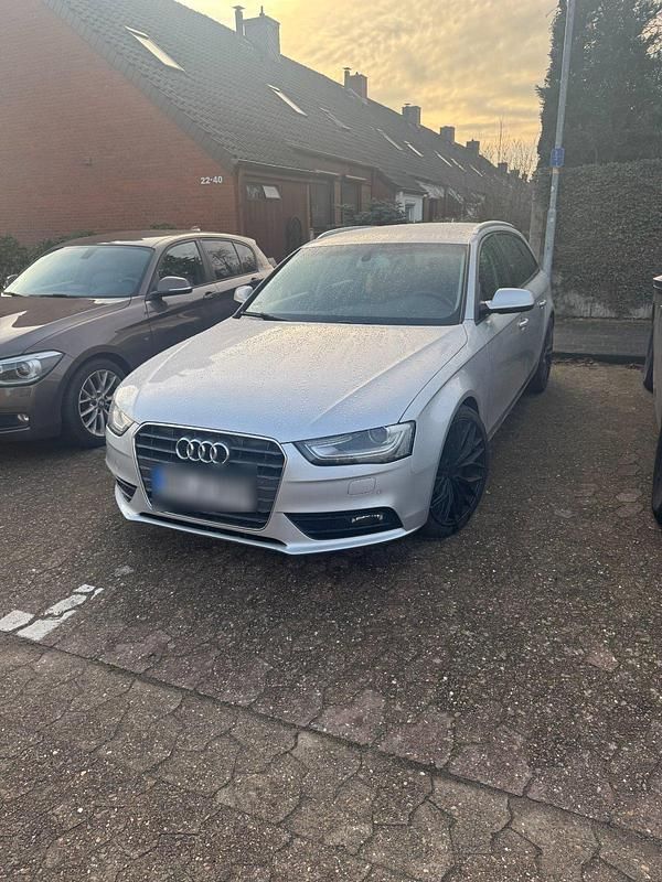 Silber Gebraucht 2012 Audi A4 Kombi | 6.500 € (Superpreis) - Bild 1/4