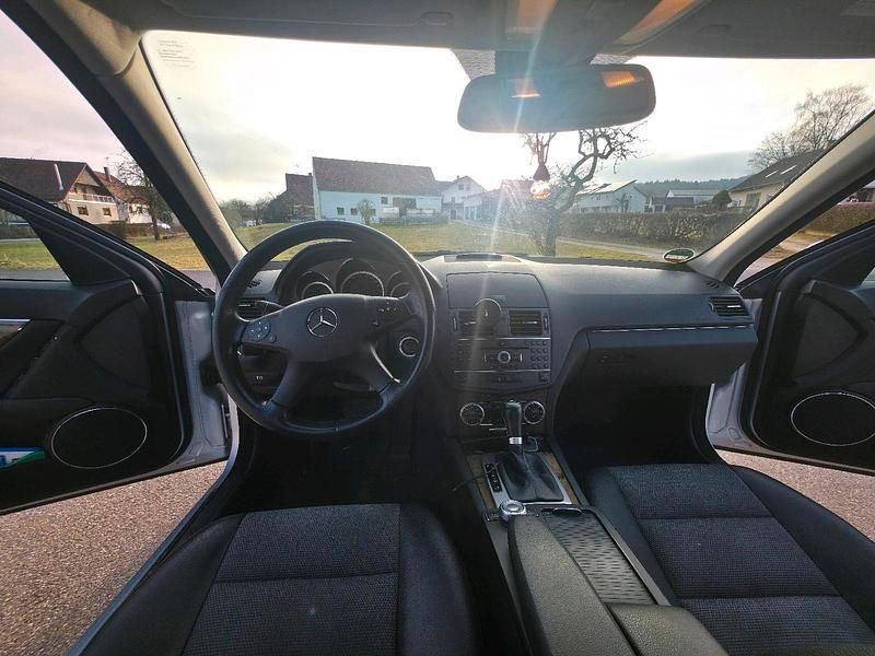 Gebraucht Mercedes C220 170 PS (125 kW) 2011 Silber Limousine