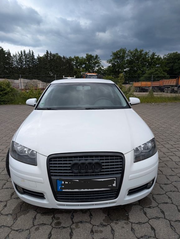Weiß Gebraucht 2007 Audi A3 S-Line Limousine | 4.900 € (Fairer Preis) - Bild 1/4