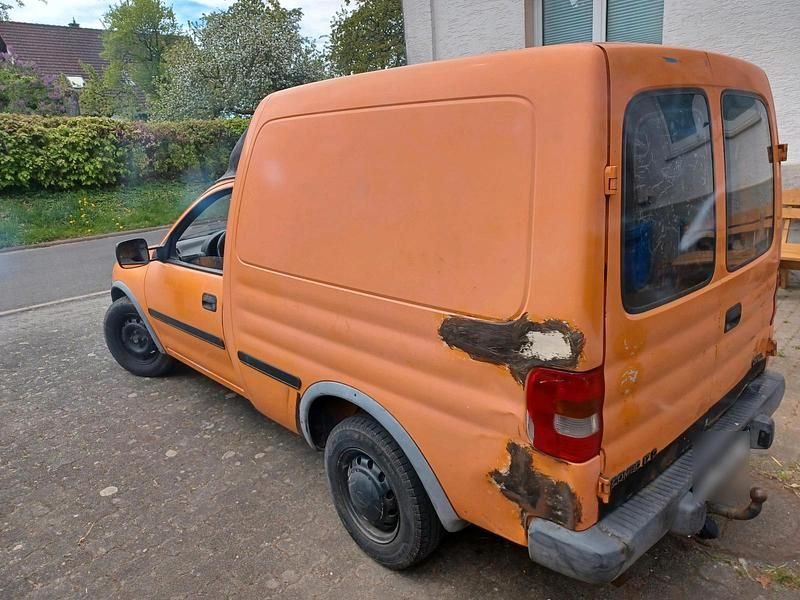 Usata Opel Combo 60 CV (44 kW) 1995 Arancione Monovolume