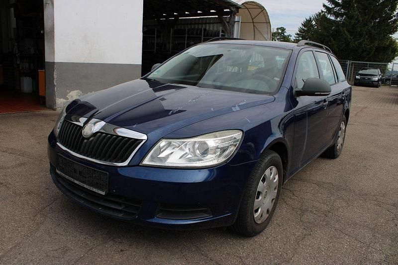Blau Gebraucht 2009 Skoda Octavia Kombi | 1.990 € (Superpreis) - Bild 1/4
