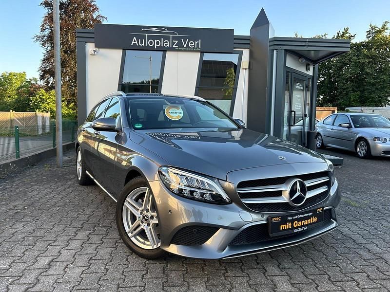 Grau Gebraucht 2018 Mercedes C180 Kombi | 22.990 € (Teuer) - Bild 1/4