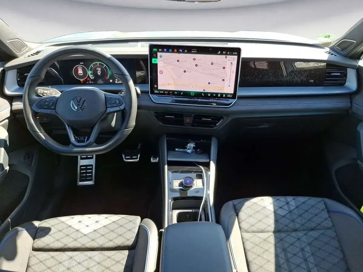 Gebraucht VW Tayron R-line 193 PS (141 kW) 2025 Silber SUV