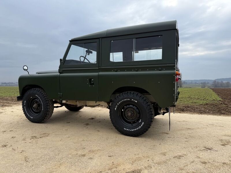 Grün Gebraucht 1974 Land Rover 3 SUV | 20.900 € - Bild 1/4