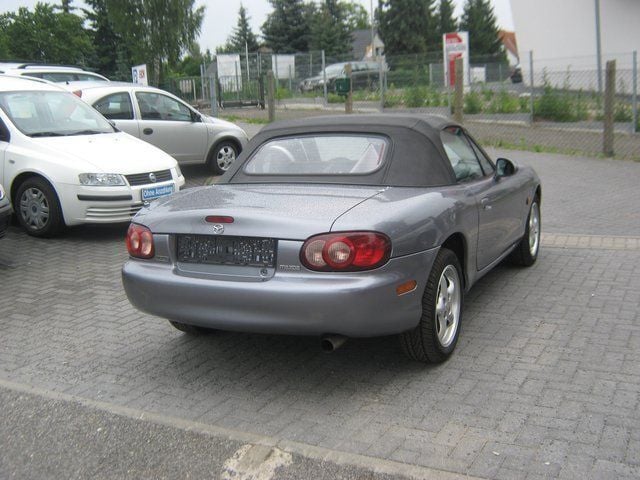 Gebraucht Mazda MX5 110 PS (80 kW) 2002 Grau metallic Cabrio